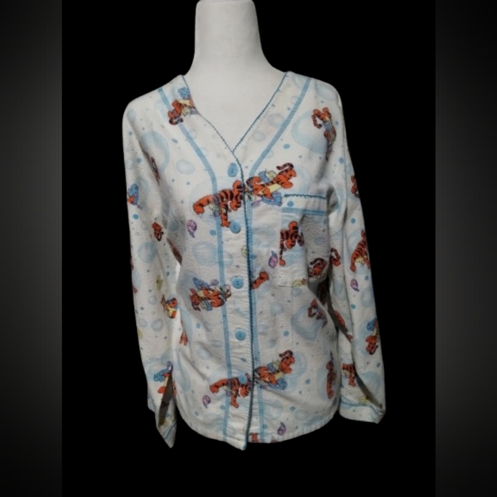 NWOT Pooh Tigger Button Down, Long sleeve Pajama Top, Size L